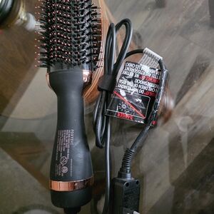 FoxyBae Black and Rose Gold Hair Dryer Brush